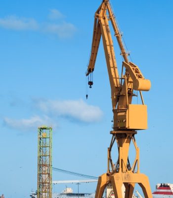crane-of-the-dockyards-2021-08-26-16-29-36-utc